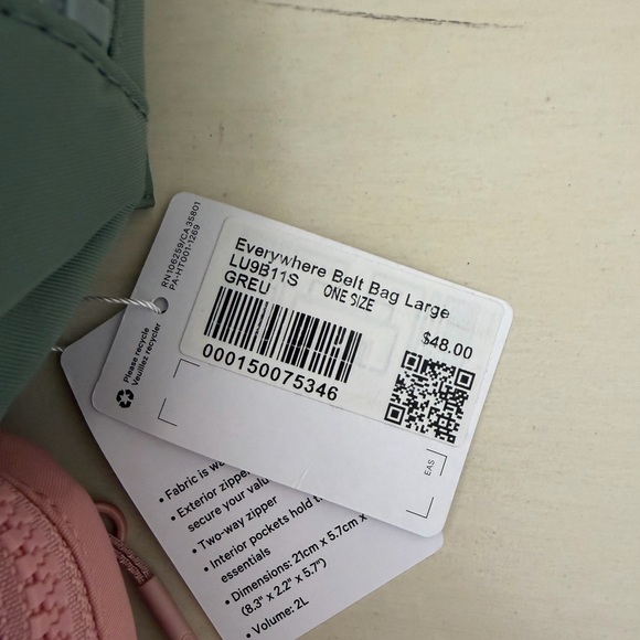 Lululemon Everywhere Belt Bag 2L - set of 2 -Green and Pink - NWT - Picture 2 of 3
